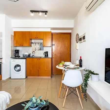 Johny's Spot In Apartment *