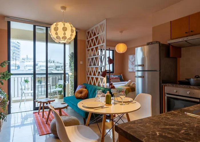 Daire Johny's Spot In